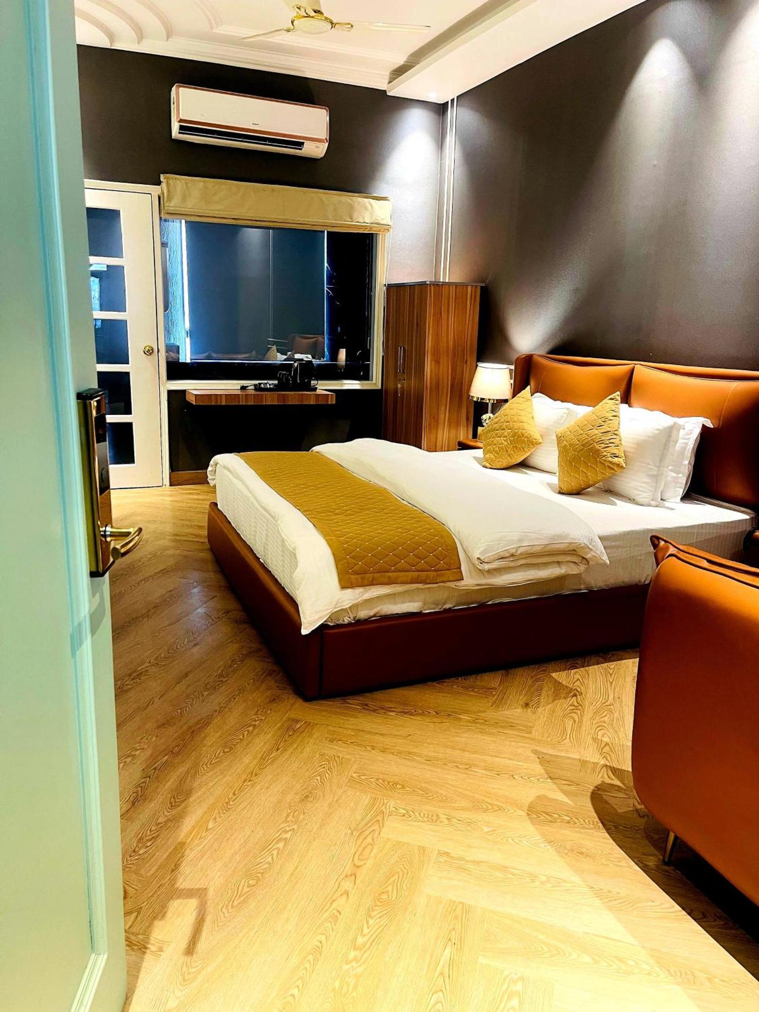 אמריצר Victorian Elegance Luxury Stays מראה חיצוני תמונה